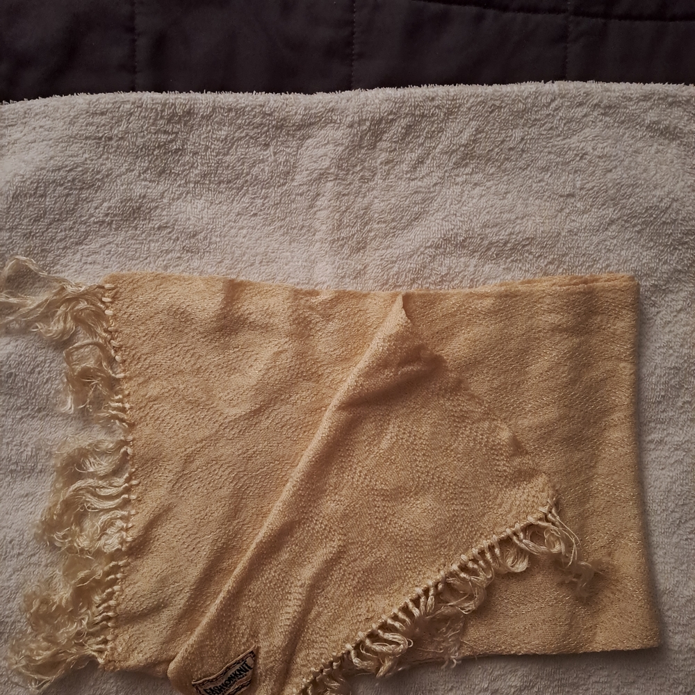 New Elegant Cream Beige Scarf with Fringe, Tassel, Womens, New w/o Tag